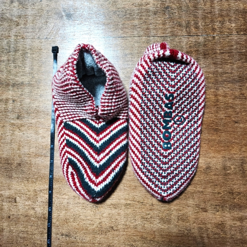 Bombas Gripper Slipper Red, Green, White Christmas with Travel Bag, L